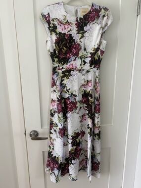 Elie. By ElieTahari • floral silky midi dress fit and flare short sleeve sz 4